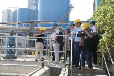 浙江省生态环境厅一行到光临人生就是博手机版纸业调查领导