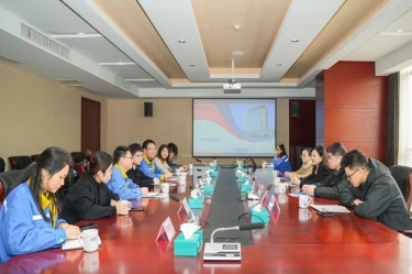 市委常委、宣传部部长沈志凤光临人生就是博手机版纸业慰问高端人才