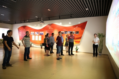 中法集团辅导来人生就是博手机版互换党建工作